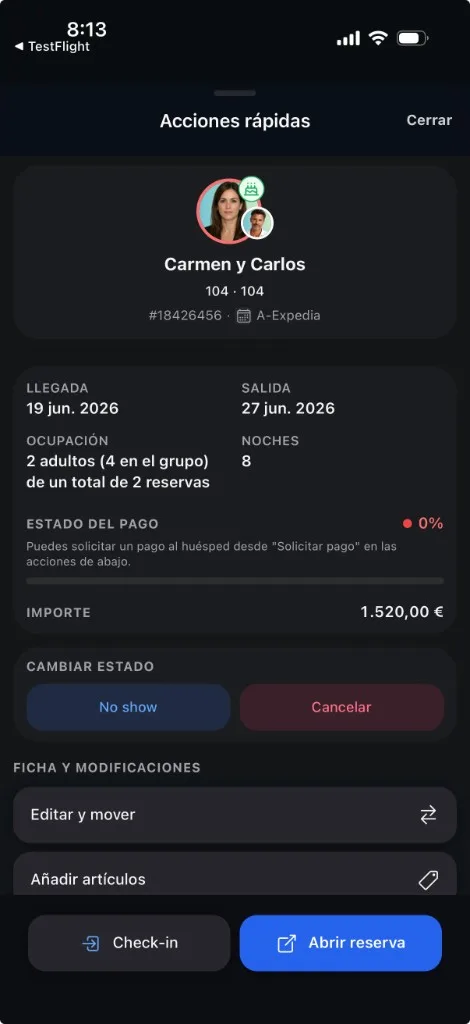 App nativa de Hotelgest: acciones rápidas de una reserva con estado del pago y check-in